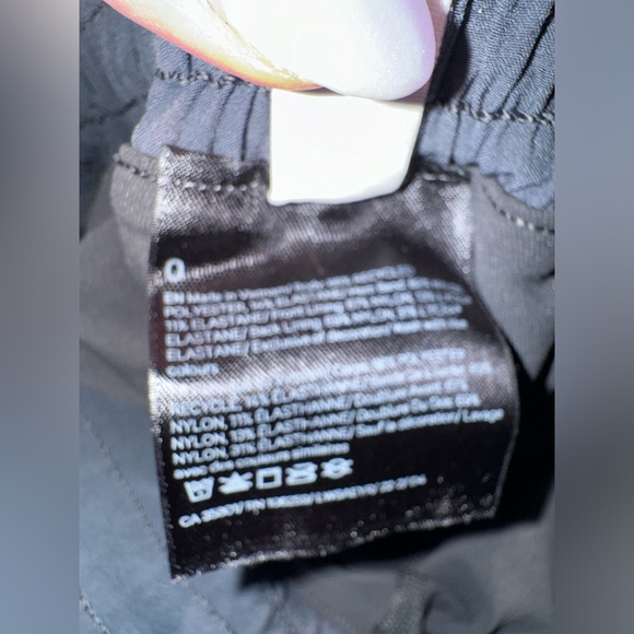 Grey & Black LULULEMON Tennis Skort in the size 0 - Picture 3 of 4